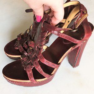 New! Anthropologie Frye Grace T strap leather platform sandal, burgundy maroon